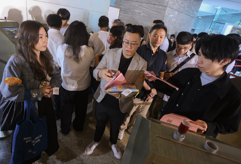 Buyers snapped up all the units on sale last weekend at Sierra Sea, a project developed by Sun Hung Kai Properties, Photo: Jonathan Wong Buyers snapped up all the units on sale last weekend at Sierra Sea, a project developed by Sun Hung Kai Properties, Photo: Jonathan Wong