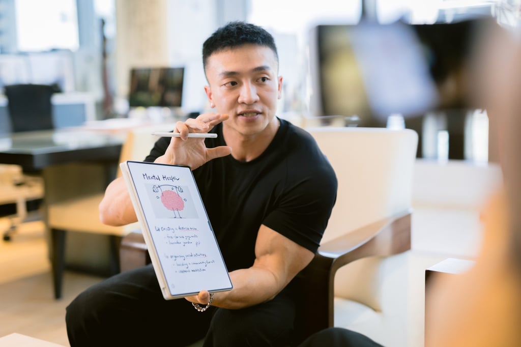 With the Huawei MatePad Pro 13.2-inch, fitness professional and entrepreneur Alan Tong of Not a Gym Company came up with a proposal to transform underused urban spaces into workout areas.