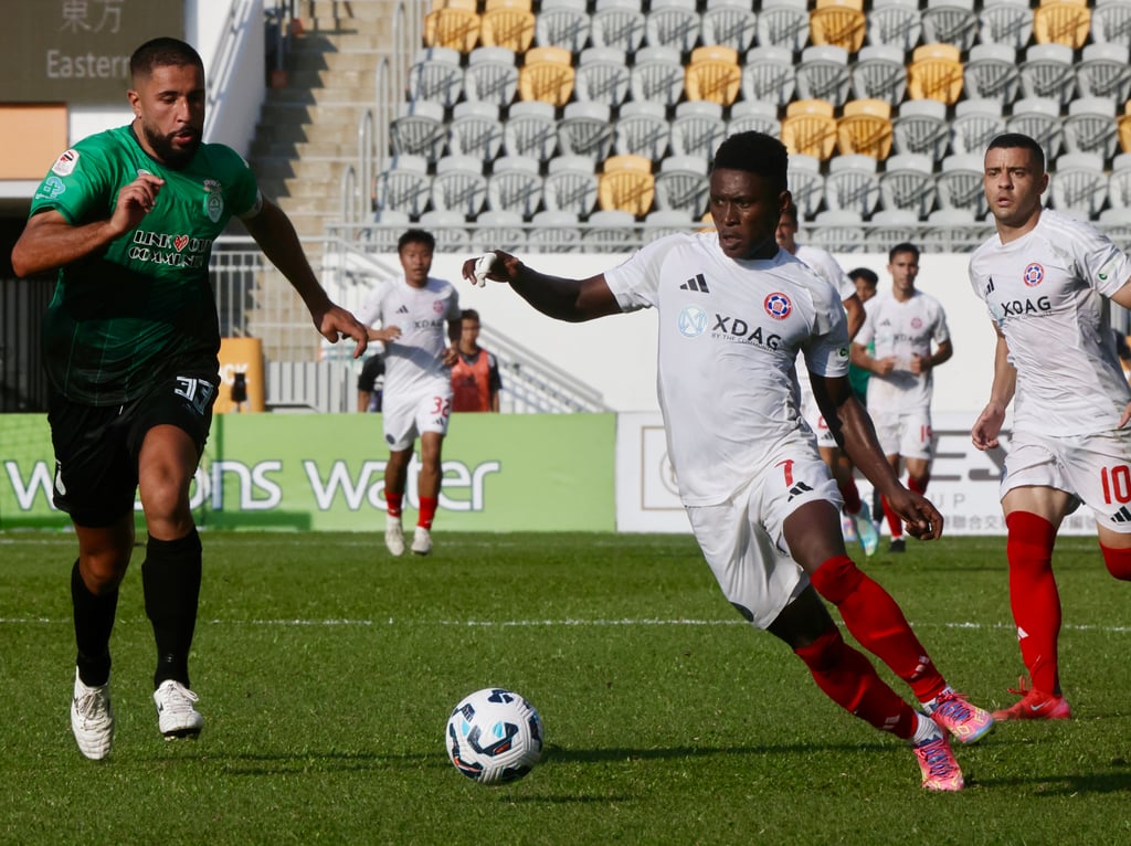 Tai Po felt Noah Baffoe (right) fouled Gabriel Cividini (left) before scoring. Photo: Jonathan Wong