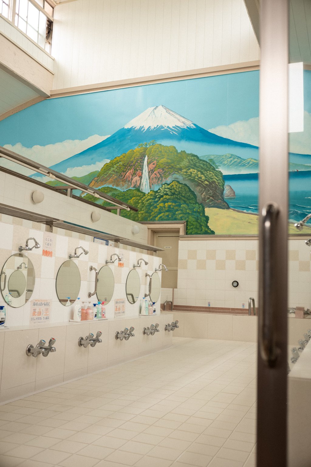Sento running in Japan blends bathhouse culture and exercise. 4