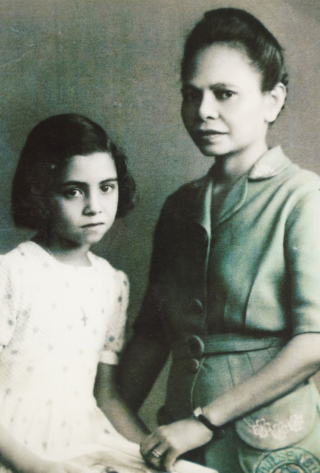 Glory Ah Hong (right), an Aboriginal-Chinese woman born in Alice Springs in 1908, with her daughter Sarah. Photo: Courtesy of Olga Havnen and the National Museum of Australia Glory Ah Hong (right), an Aboriginal-Chinese woman born in Alice Springs in 1908, with her daughter Sarah. Photo: Courtesy of Olga Havnen and the National Museum of Australia