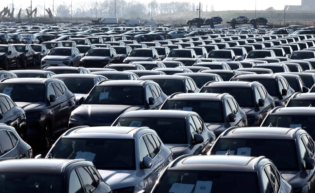 Những chiếc ô tô mới, bao gồm cả xe điện do Trung Quốc sản xuất từ BYD, được nhìn thấy đỗ tại cảng Zeebrugge ở Bỉ vào ngày 24 tháng 10 năm 2024. Ảnh: Reuters Những chiếc ô tô mới, bao gồm cả xe điện do Trung Quốc sản xuất từ BYD, được nhìn thấy đỗ tại cảng Zeebrugge ở Bỉ vào ngày 24 tháng 10 năm 2024. Ảnh: Reuters