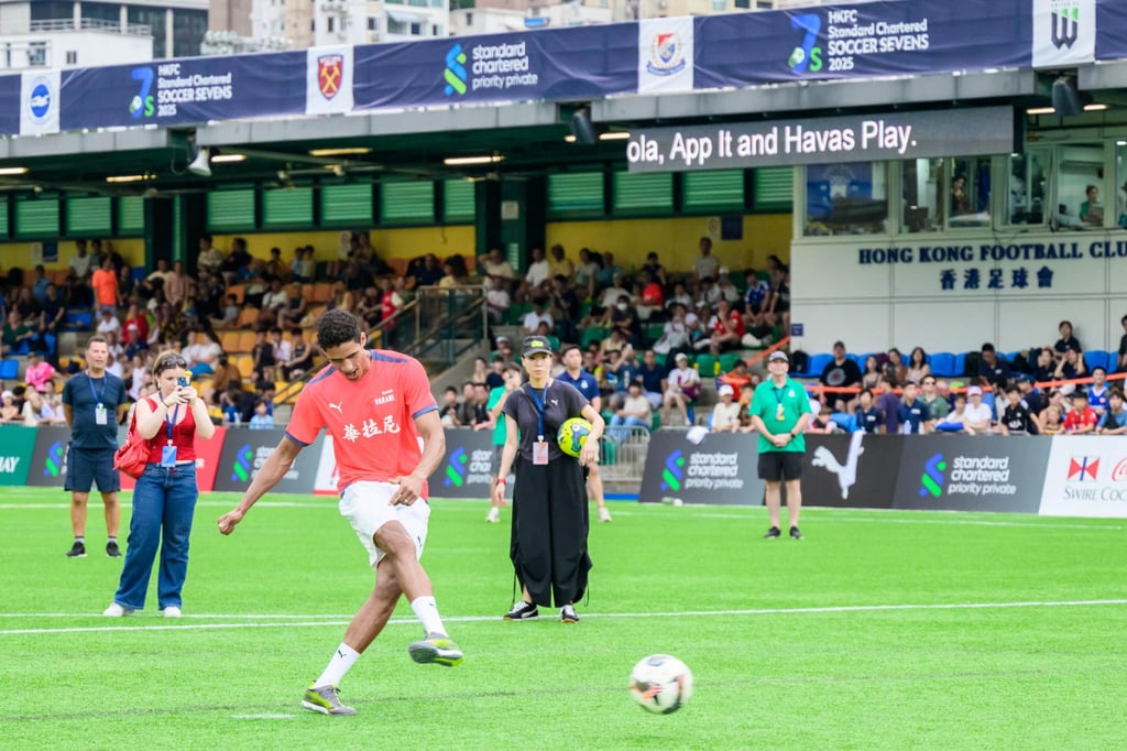 Raphael Varane joins a penalty competition at the Soccer Sevens. Photo: HKFC Standard Chartered Soccer Sevens