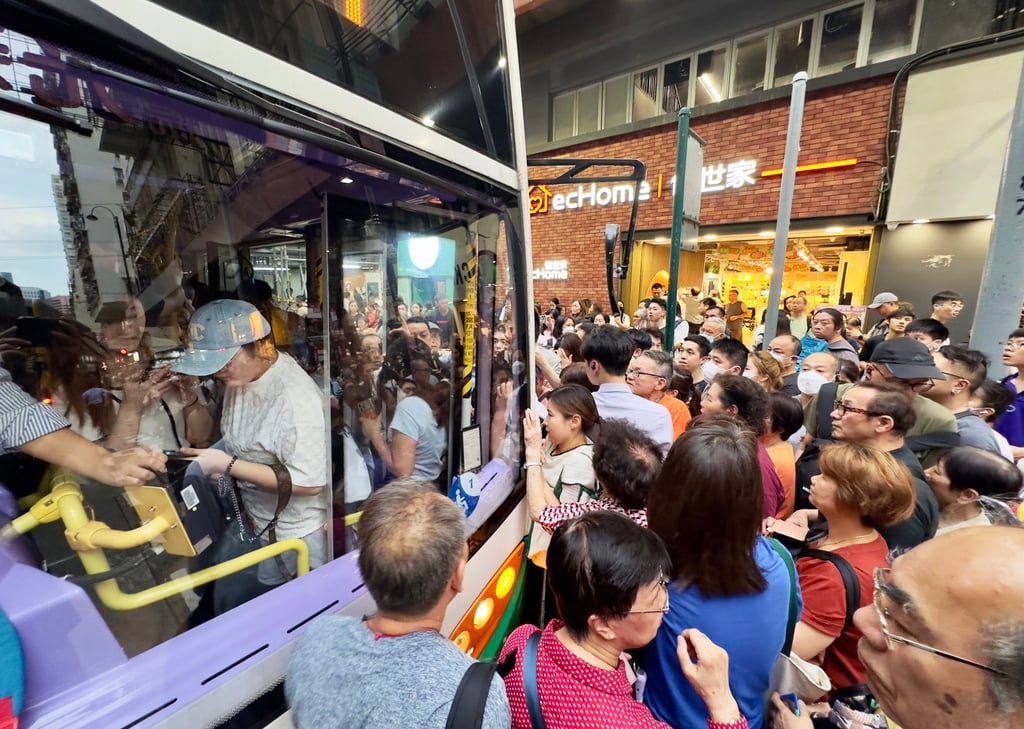Commuters battle for alternative transport in North Point. Photo: Handout Commuters battle for alternative transport in North Point. Photo: Handout