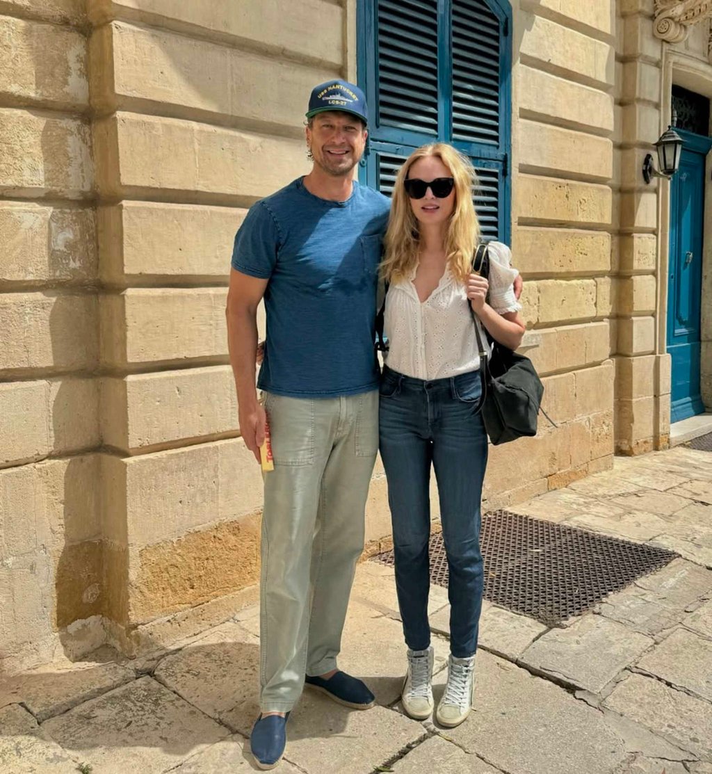 Heather Graham has been linked to John de Neufville since 2022. Photo: @vertical.change/Instagram