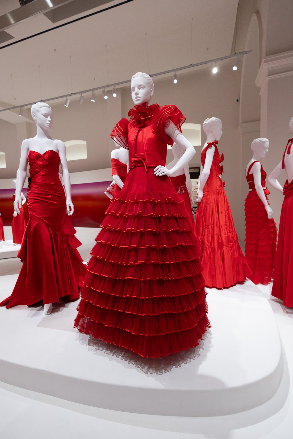 PM23 currently shows 50 file dresses, all in Valentino Red. Photo: Brochure PM23 currently shows 50 file dresses, all in Valentino Red. Photo: Brochure