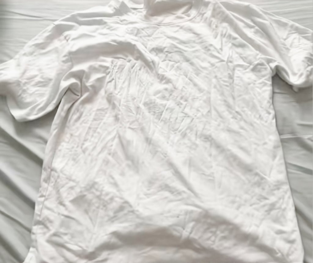 The man says the T-shirt, above, made it appear like he was either wearing pyjamas or that he was unemployed. Photo: Douyin The man says the T-shirt, above, made it appear like he was either wearing pyjamas or that he was unemployed. Photo: Douyin