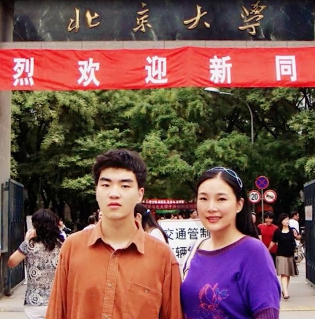 Devoted mother Zou Hongyan has never given up on her highly talented son Ding Zheng. Photo: ifeng Devoted mother Zou Hongyan has never given up on her highly talented son Ding Zheng. Photo: ifeng