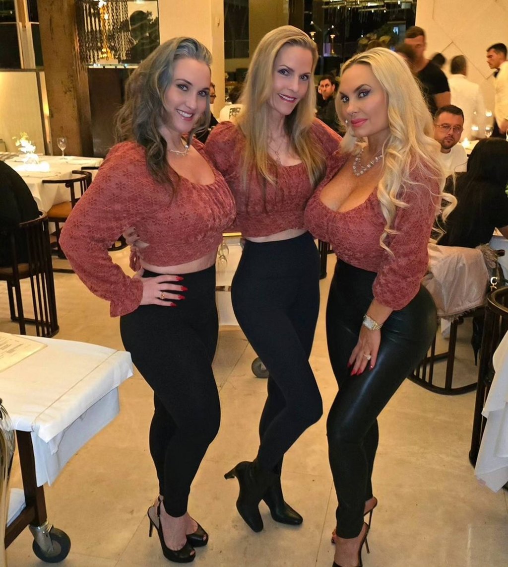 Coco Turner with her mother and sister. Photo: @coco/Instagram