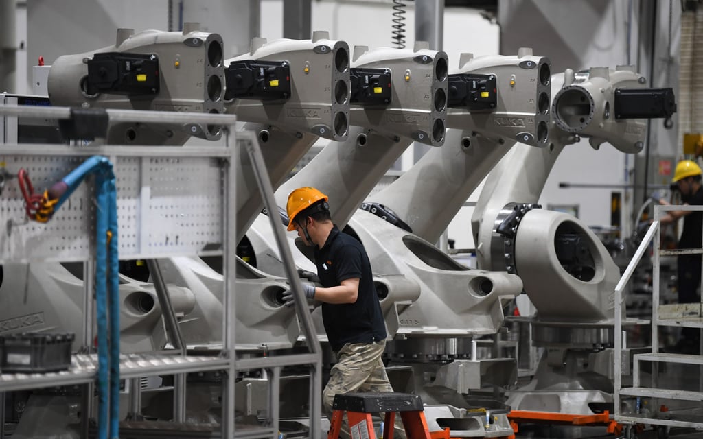 Industrial robots inside a factory at Midea-Kuka Intelligent Manufacturing Science and Technology Park in Foshan, Guangdong province. Photo: Xinhua