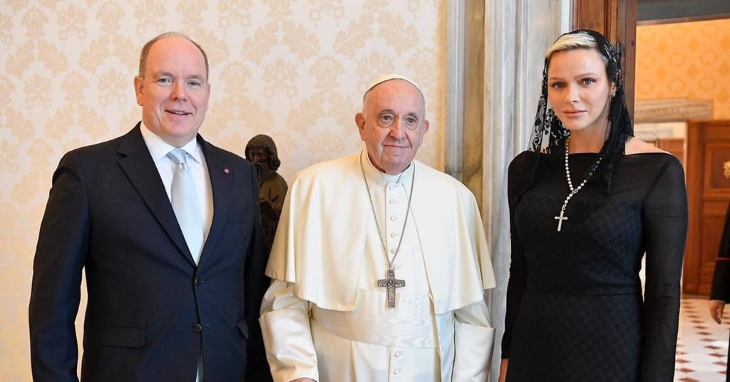 Prince Albert and Princess Charlene of Monaco meeting with Pope Francis. Photo: @palaisprincierdemonaco/Instagram Prince Albert and Princess Charlene of Monaco meeting with Pope Francis. Photo: @palaisprincierdemonaco/Instagram