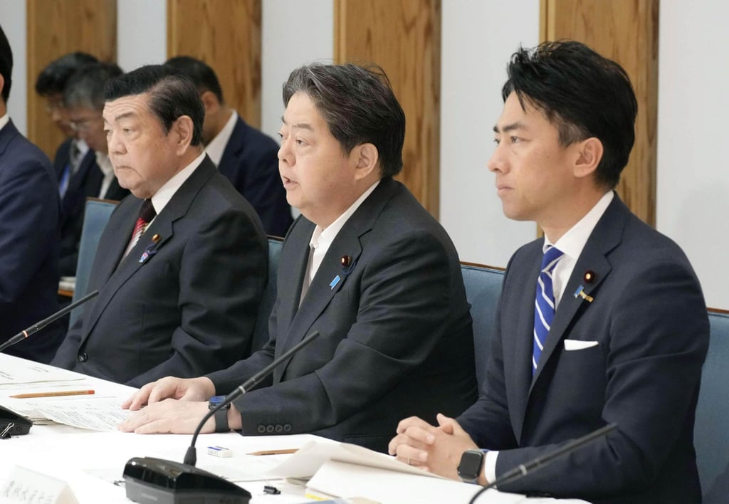 Japanese Chief Cabinet Secretary Yoshimasa Hayashi (centre) with farm minister Shinjiro Koizumi (right) during a meeting on Friday on the resumption of seafood exports to China. Photo: Kyodo Japanese Chief Cabinet Secretary Yoshimasa Hayashi (centre) with farm minister Shinjiro Koizumi (right) during a meeting on Friday on the resumption of seafood exports to China. Photo: Kyodo