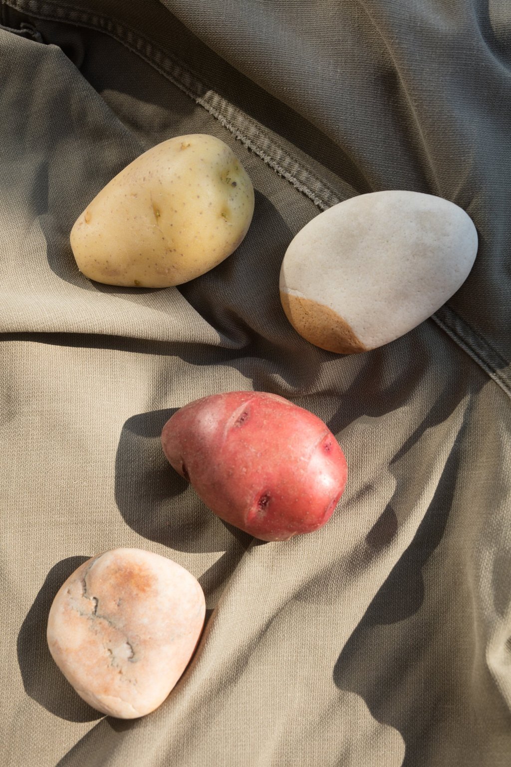 Echo Beach (2017) from the exhibition “Wolfgang Tillmans: Rien Ne Nous y Préparait – Tout Nous y Préparait”, showing at the Centre Pompidou, Paris. Photo: Handout Echo Beach (2017) from the exhibition “Wolfgang Tillmans: Rien Ne Nous y Préparait – Tout Nous y Préparait”, showing at the Centre Pompidou, Paris. Photo: Handout