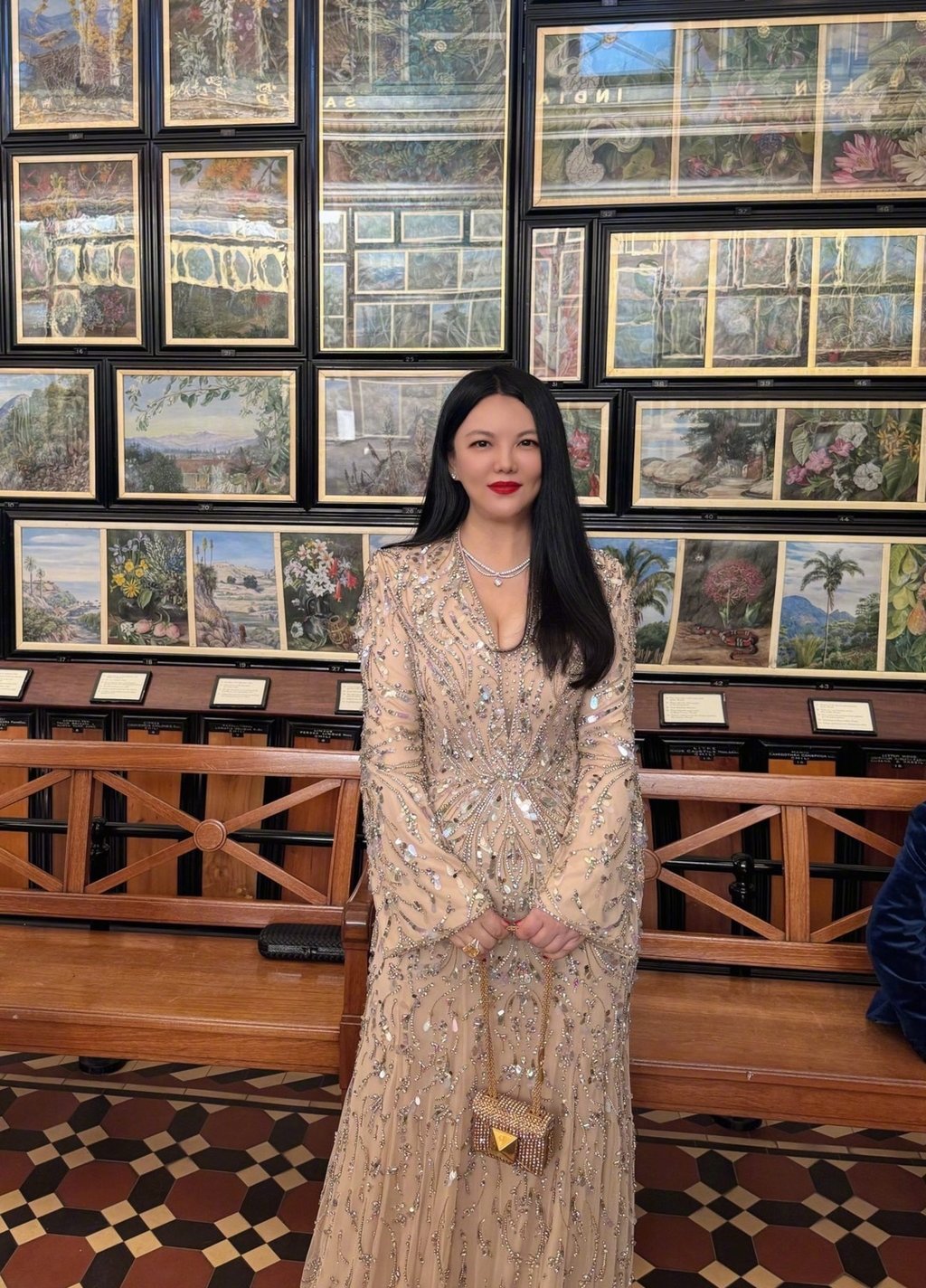 Television celebrity Li reportedly owns a villa in Beijing worth US$7 million. Photo: Weibo Television celebrity Li reportedly owns a villa in Beijing worth US$7 million. Photo: Weibo