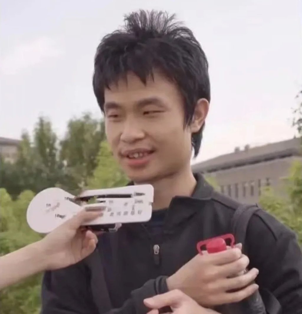Wei first captured national attention in 2021 when a street interview showed him in tattered clothes, holding a water bottle and a plastic bag with three steamed buns. Photo: Douyin Wei first captured national attention in 2021 when a street interview showed him in tattered clothes, holding a water bottle and a plastic bag with three steamed buns. Photo: Douyin