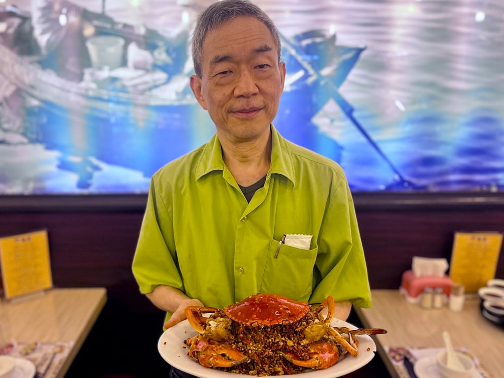 Mud crab expert Yan Chi-yeung has worked at Bamboo Village restaurant in Hong Kong’s Jordan neighbourhood since 1988. Photo: Kylie Knott
