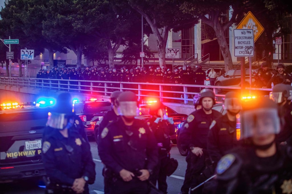 California Highway Patrol closed bridges and access to the 101 Freeway after a curfew was put into effect. Photo: AFP