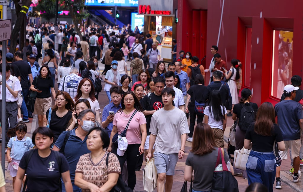 Health authorities say that HK$2.7 billion in medical expenses could be saved if 200,000 people join the scheme. Photo: Nora Tam Health authorities say that HK$2.7 billion in medical expenses could be saved if 200,000 people join the scheme. Photo: Nora Tam