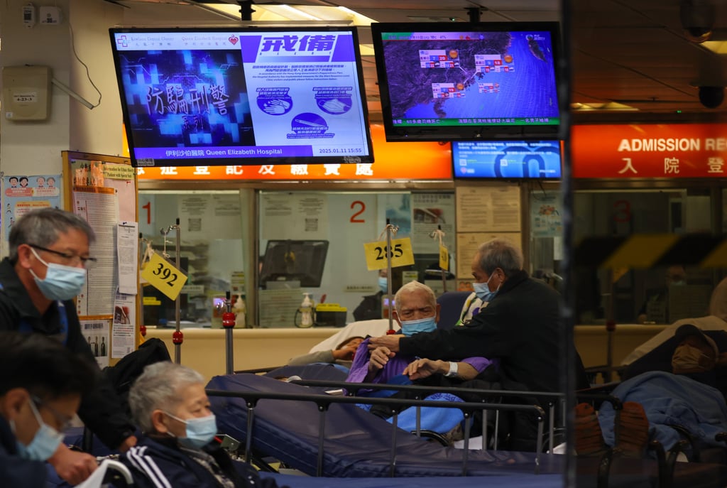 Elderly patients at the Accident and Emergency Department of Queen Elizabeth Hospital in Yau Ma Tei during a flu alert on January 11. Photo: Nora Tam