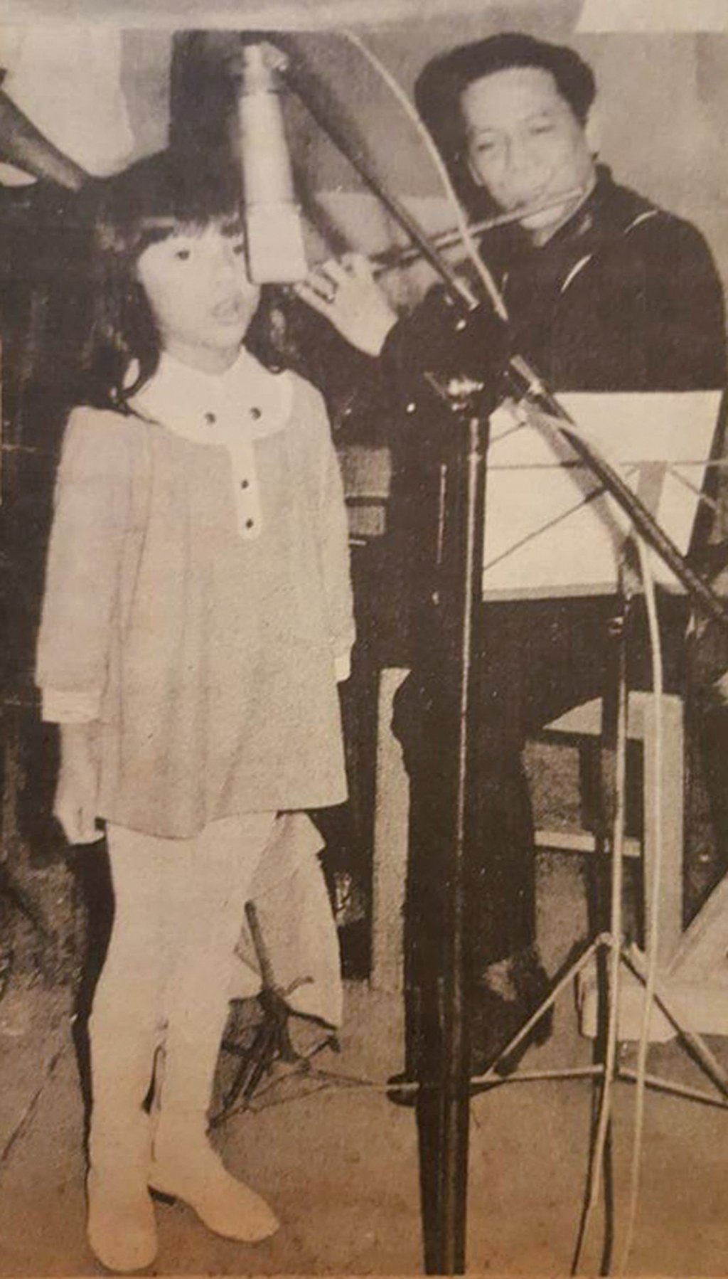Undated photo of Rowena Cortes performing with her father Avelino Cortes. Photo: courtesy Rowena Cortes Undated photo of Rowena Cortes performing with her father Avelino Cortes. Photo: courtesy Rowena Cortes