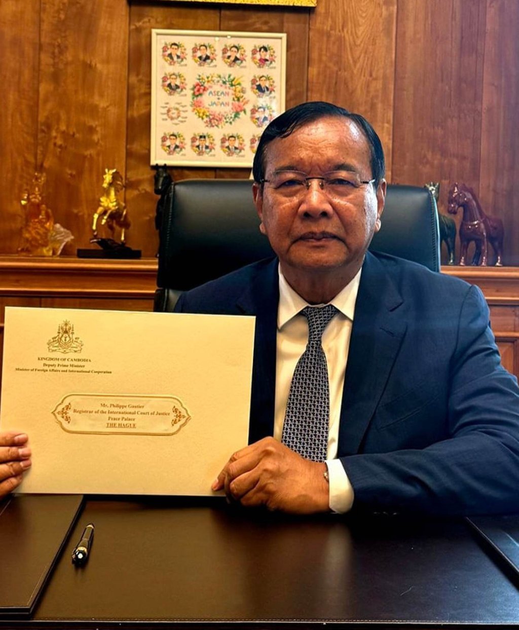 Cambodian Deputy Prime Minister Prak Sokhonn with a formal letter to the ICJ in The Hague. Photo: Facebook/Hun-Manet Cambodian Deputy Prime Minister Prak Sokhonn with a formal letter to the ICJ in The Hague. Photo: Facebook/Hun-Manet