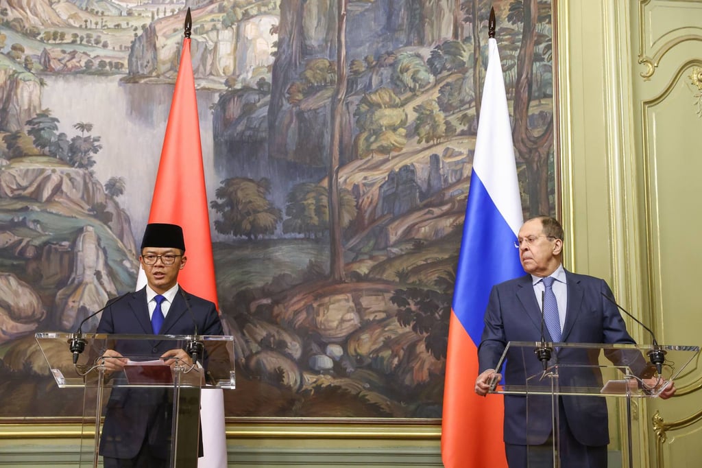 Indonesian Foreign Minister Sugiono (left) and his Russian counterpart Sergei Lavrov in Moscow. on Tuesday. Photo: dpa
