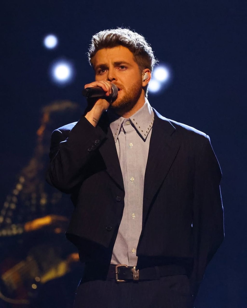 Alex Warren’s romantic ballad inspired by his wife, Kouvr Annon, has captured hearts and topped the global Billboard charts. Photo: @alexwaarren/Instagram