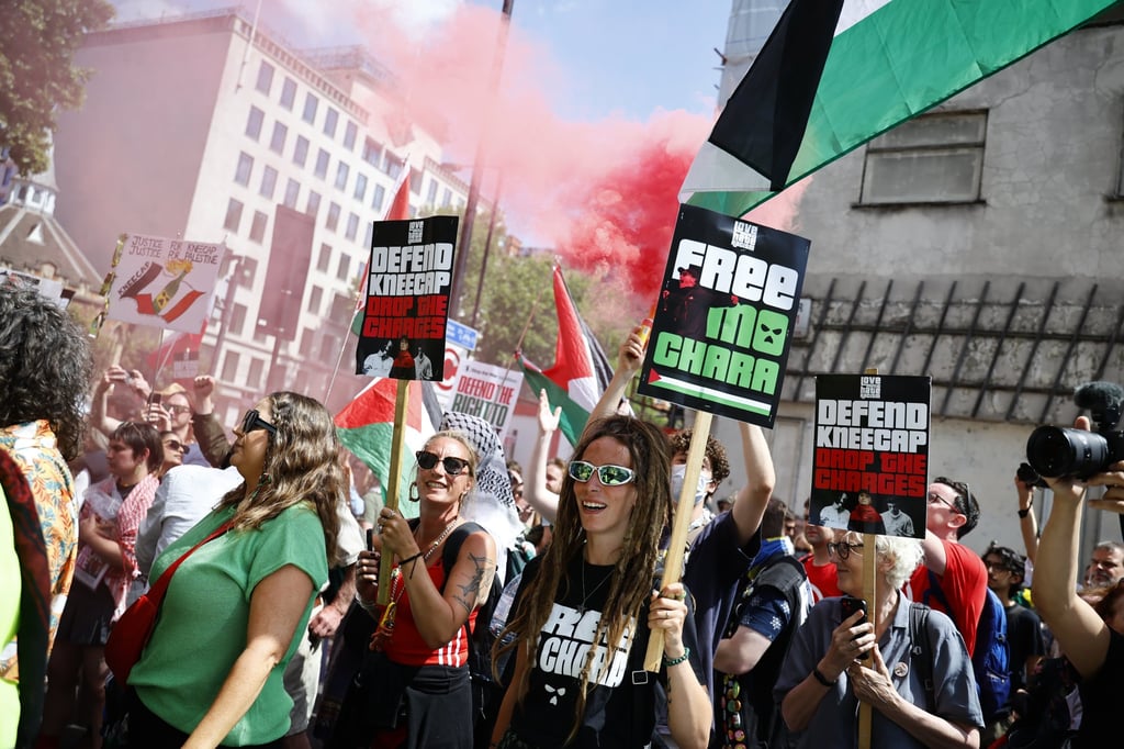 Supporters of Kneecap’s Liam O’Hanna gather outside Westminster Magistrates’ Court in London, Britain, on June 18. Photo: EPA-EFE