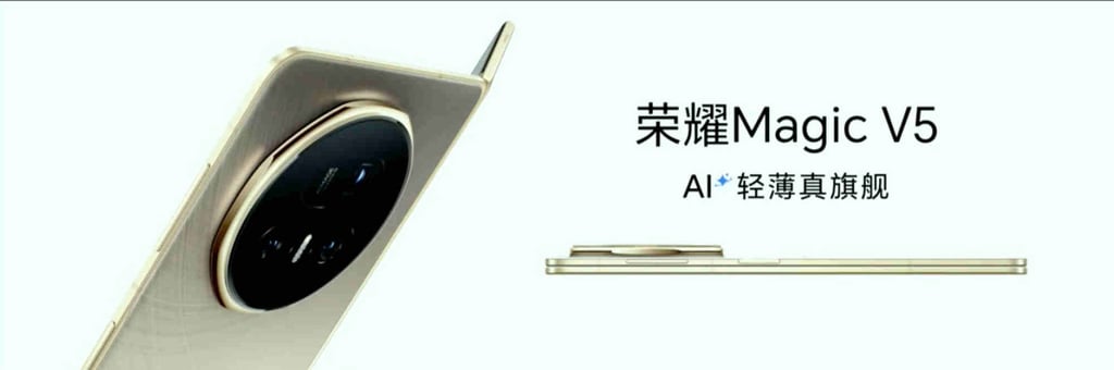 An ad for the Honor Magic V5. Photo: Weibo/ 荣耀手机