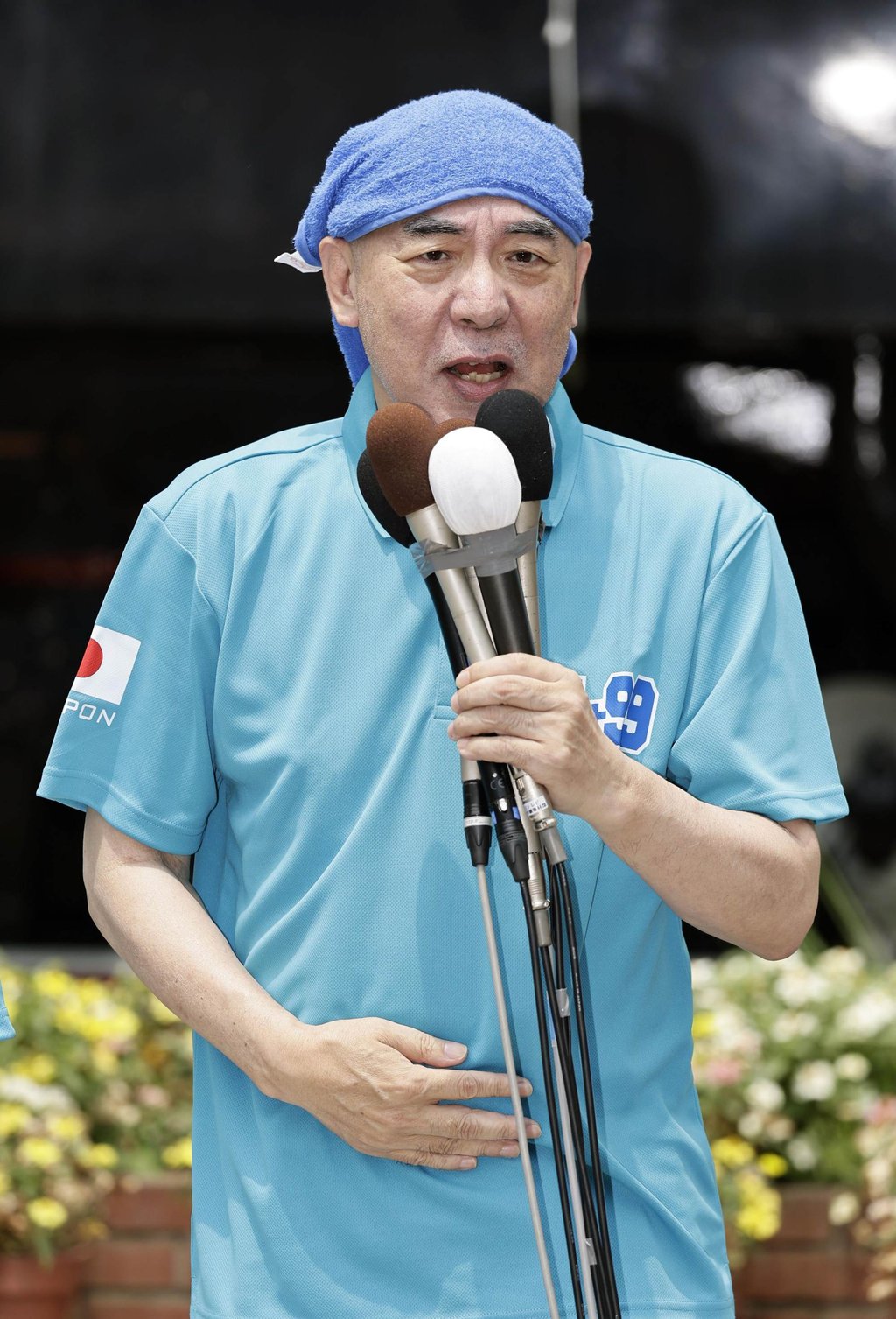Naoki Hyakuta makes a stump speech in Tokyo on July 3. Photo: Kyodo
