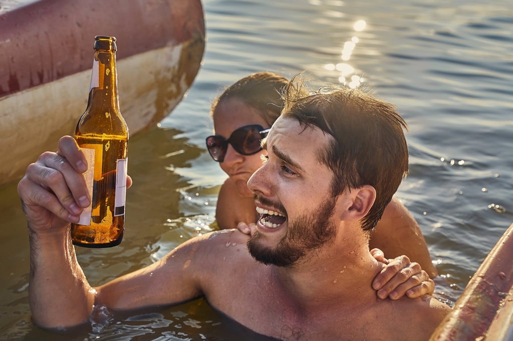 A cold beer can be refreshing on a hot summer day, but it can also trigger a painful bout of gout. Photo: Shutterstock
