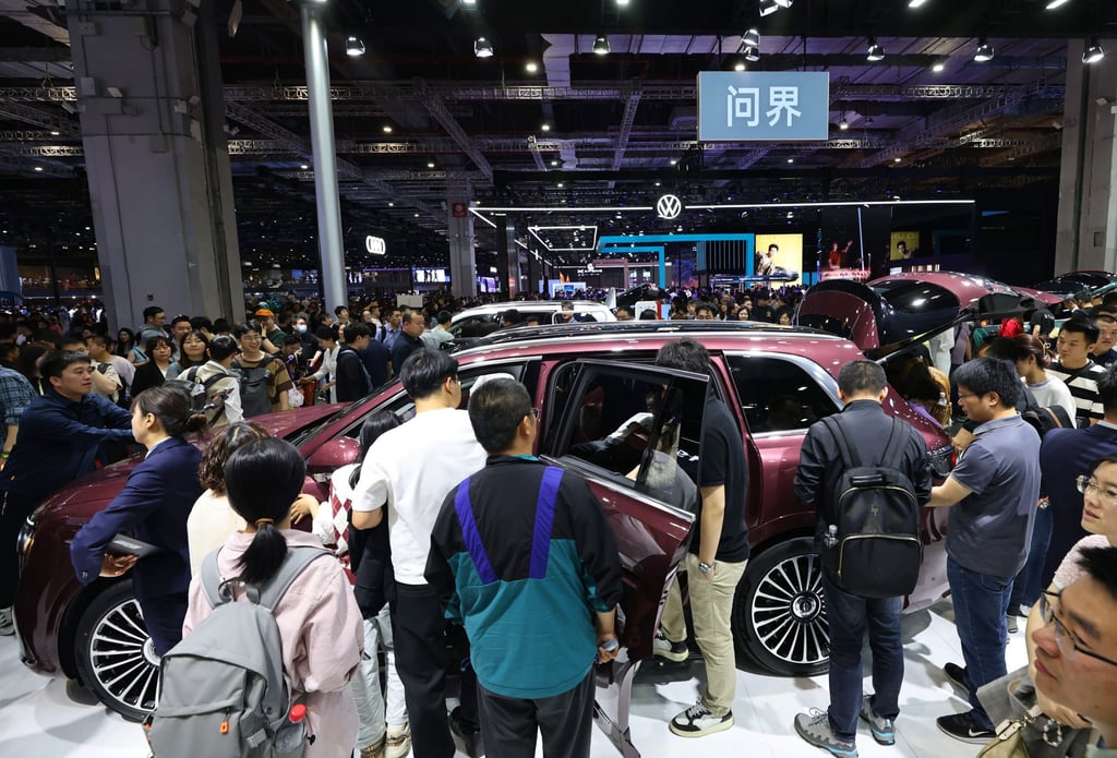 Visitors at the 21st Shanghai International Automobile Industry Exhibition in April. Photo: Xinhua Visitors at the 21st Shanghai International Automobile Industry Exhibition in April. Photo: Xinhua