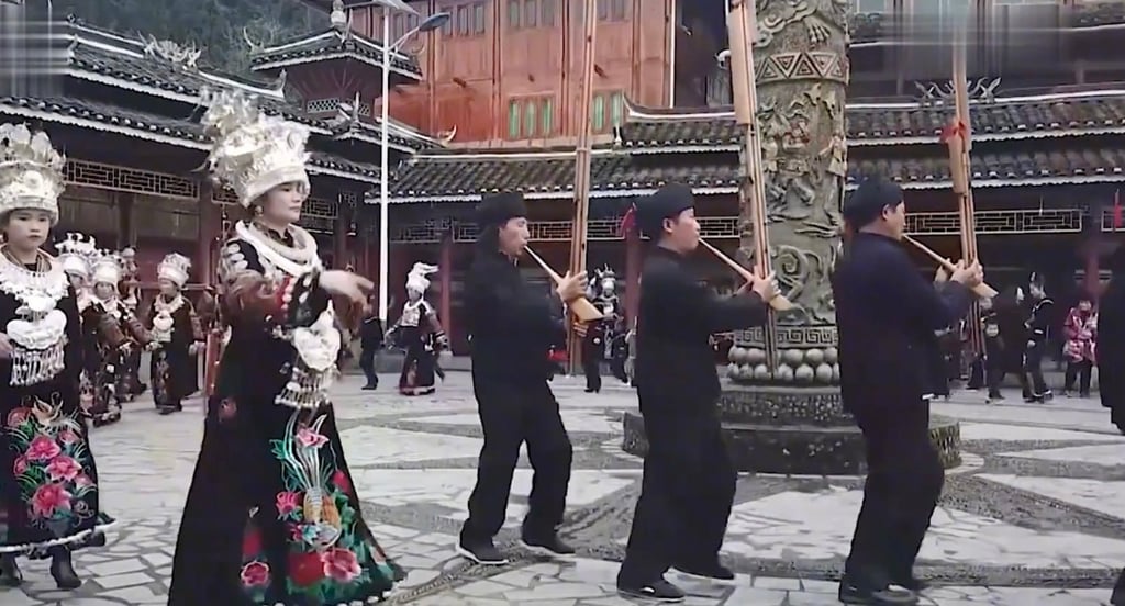 Traditional folk songs are used to settle all manner of disputes in parts of China. Photo: Douyin Traditional folk songs are used to settle all manner of disputes in parts of China. Photo: Douyin
