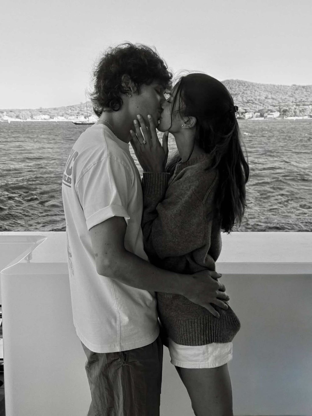 Kenya Kinski-Jones smooches Will Peltz in a photograph used to announce their recent engagement. Photo: @kenyakinskij/Instagram Kenya Kinski-Jones smooches Will Peltz in a photograph used to announce their recent engagement. Photo: @kenyakinskij/Instagram