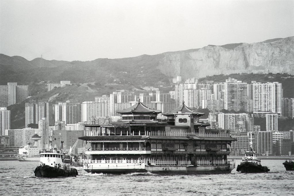 The Jumbo Floating Restaurant in Hong Kong, in 1990. The restaurant, which closed in 2020, capsized and sank in the South China Sea in 2022. Photo: SCMP Archives The Jumbo Floating Restaurant in Hong Kong, in 1990. The restaurant, which closed in 2020, capsized and sank in the South China Sea in 2022. Photo: SCMP Archives