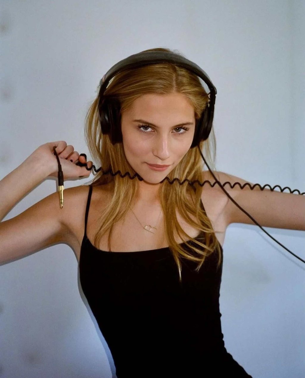 Romy Mars is carving out a career in music. Photo: @romymars/Instagram