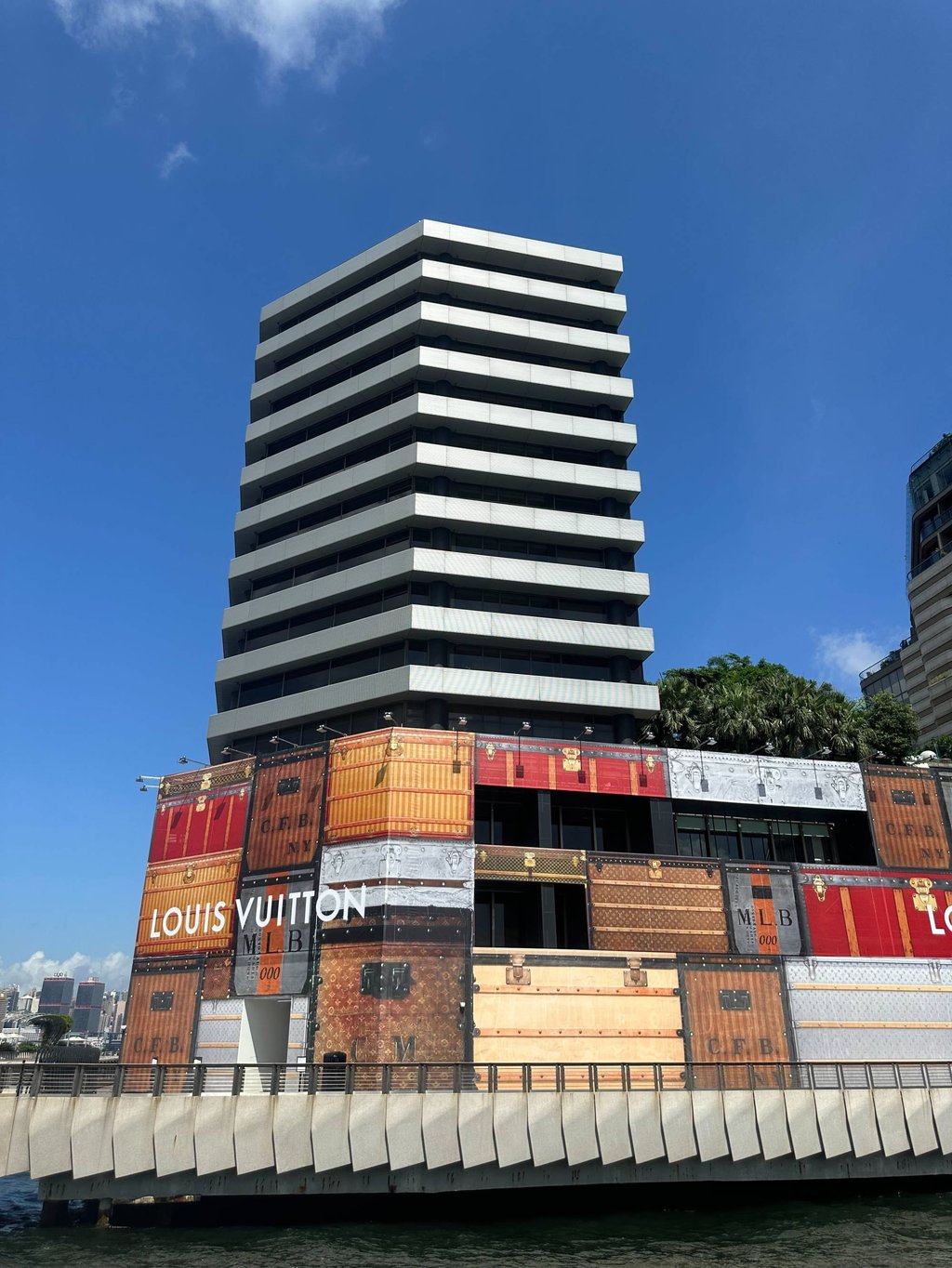 La Maison Lewis Vuitton de Paris devrait ouvrir un nouveau produit amiral près de K11 Musea à Tsim Sha Tsui, Hong Kong. Photo: Cherry Liu La Maison Lewis Vuitton de Paris devrait ouvrir un nouveau produit amiral près de K11 Musea à Tsim Sha Tsui, Hong Kong. Photo: Cherry Liu