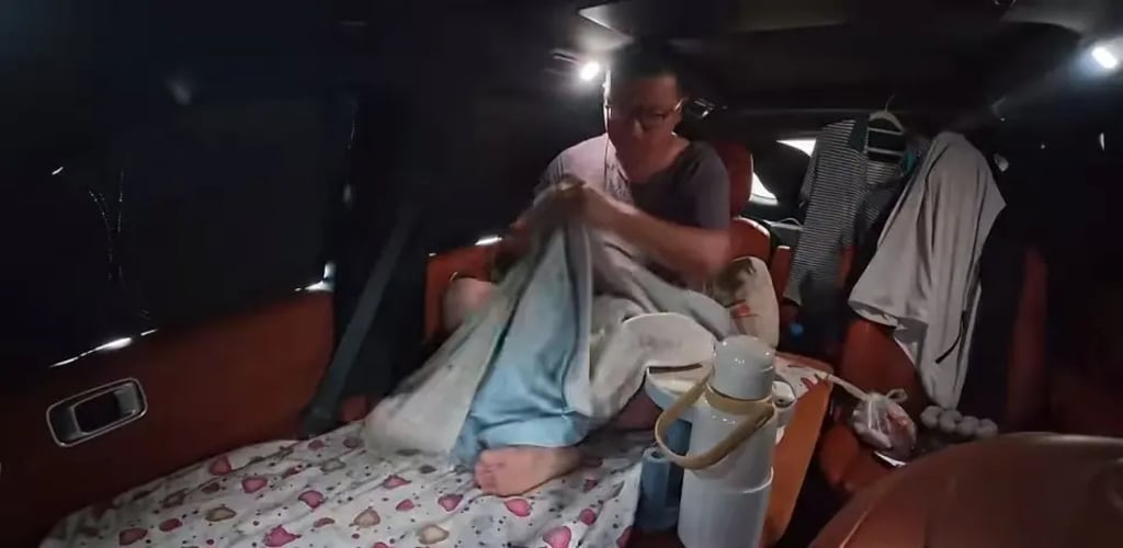 Yin finds the overall experience comparable to living in a hotel and remains unfazed by the opinions of others regarding his unique lifestyle choice. Photo: Xiaoxiang Morning News