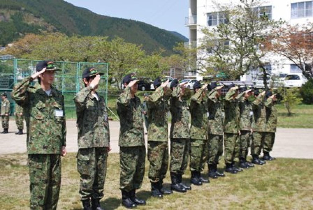 New recruits practise squad drills during a Self-Defence Forces “enlistment experience” session, where synchronised movement and following orders are key training elements. Photo: Japan Self-Defence Force New recruits practise squad drills during a Self-Defence Forces “enlistment experience” session, where synchronised movement and following orders are key training elements. Photo: Japan Self-Defence Force
