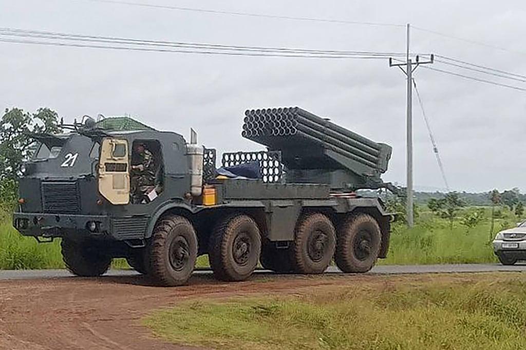 A Cambodian BM-21 multiple rocket launcher is pictured in Preah Vihear province on Wednesday returning from the Cambodia-Thai border. Photo: AFP A Cambodian BM-21 multiple rocket launcher is pictured in Preah Vihear province on Wednesday returning from the Cambodia-Thai border. Photo: AFP