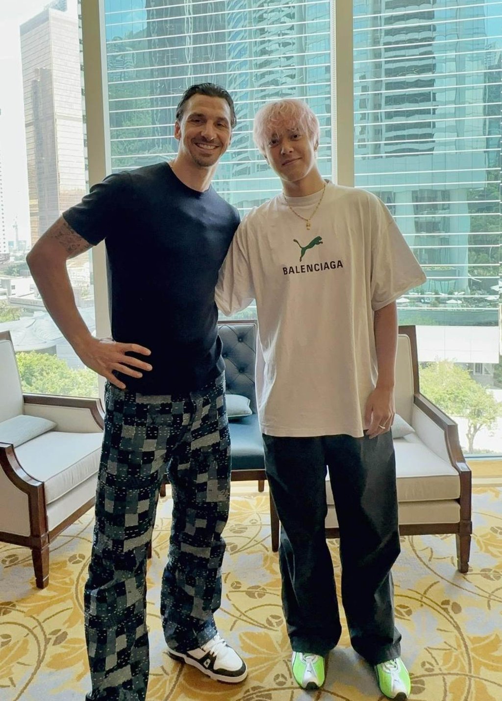 Milan fan Andy Yang (right) got to meet his hero Zlatan Ibrahimovic in Hong Kong. Photo: Handout Milan fan Andy Yang (right) got to meet his hero Zlatan Ibrahimovic in Hong Kong. Photo: Handout
