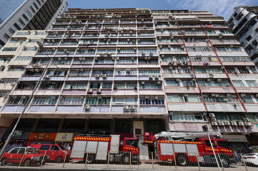 The Fire Services Department deploys 86 personnel, 14 fire engines and 11 ambulances to the scene. Photo: Jelly Tse The Fire Services Department deploys 86 personnel, 14 fire engines and 11 ambulances to the scene. Photo: Jelly Tse