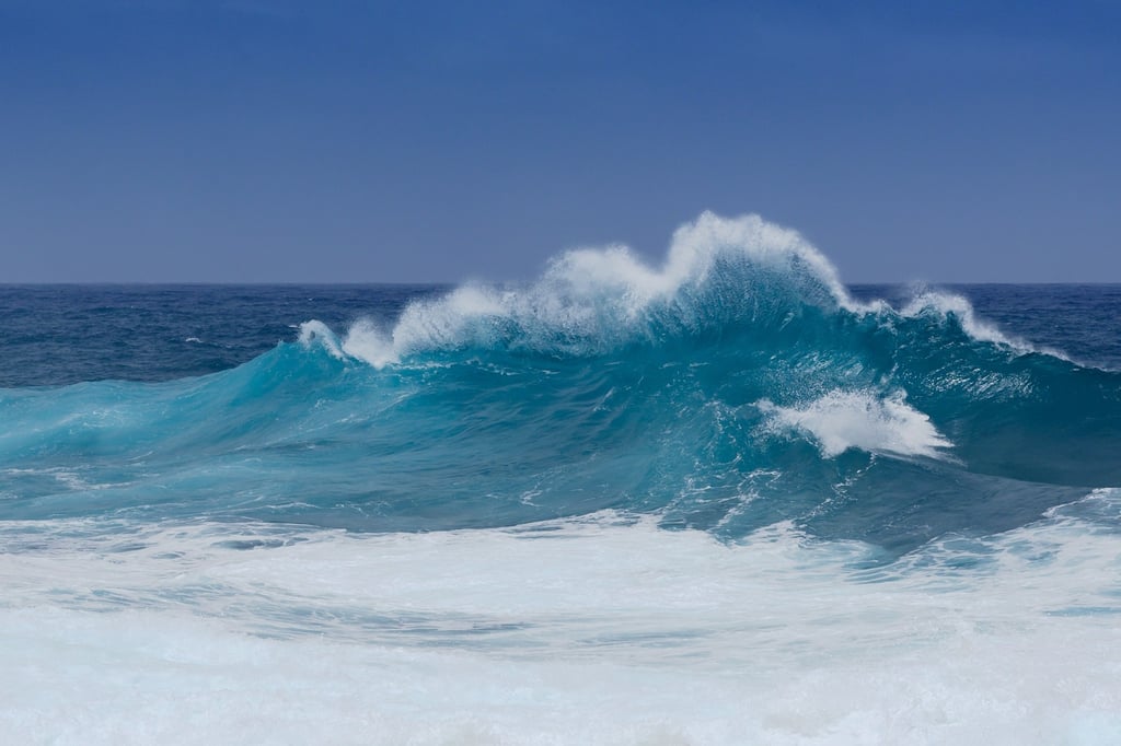 The man dropped his phone off a bridge into choppy waters, then jumped in to try to get it back. Photo: Shutterstock The man dropped his phone off a bridge into choppy waters, then jumped in to try to get it back. Photo: Shutterstock