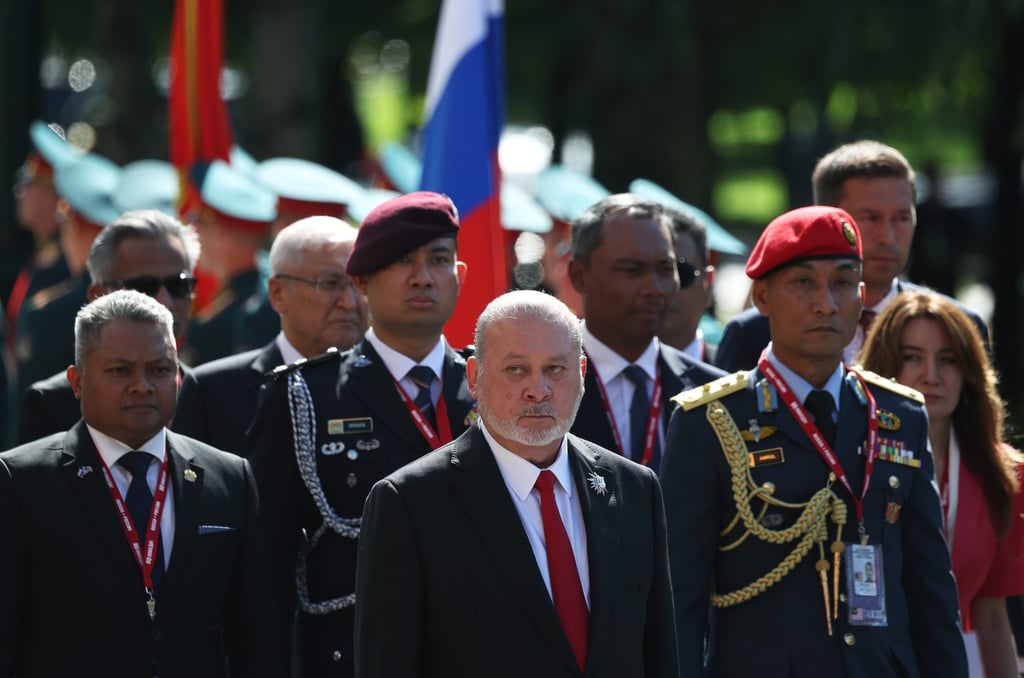 Sultan Ibrahim Iskandar (centre) and other Malaysian officials take part in a wreath-laying ceremony at the Tomb of the Unknown Soldier at the Kremlin on Wednesday. Photo: EPA