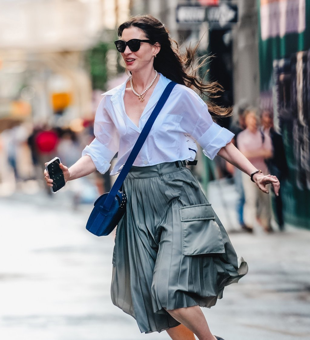 Anne Hathaway filming for The Devil Wears Prada 2. Photo: Getty Images