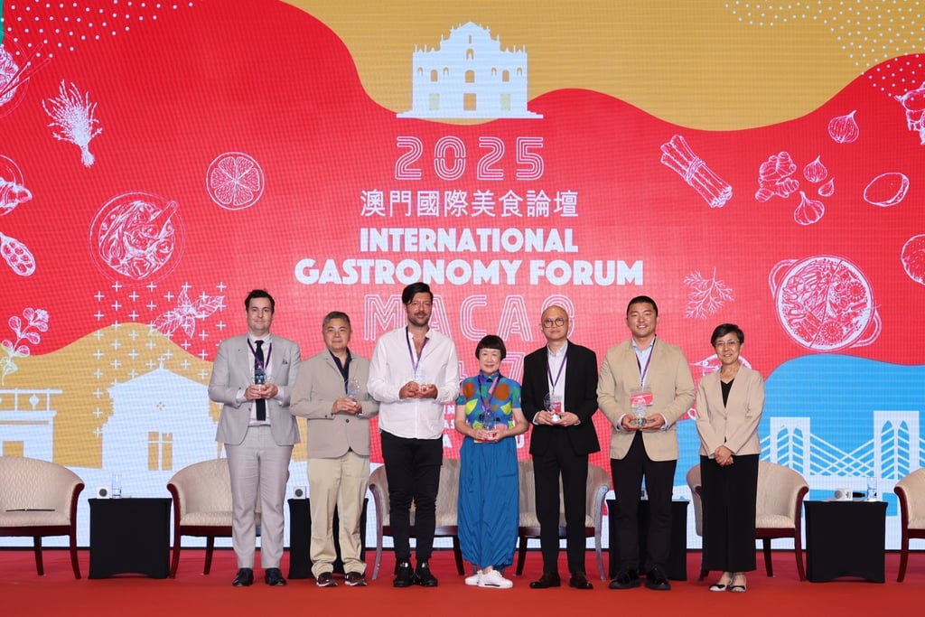 (From left) Lee Williamson, executive director of specialist publications at the South China Morning Post, with Antonieta Fernandes Manhao, a Macanese chef, Antimo Maria Merone, executive chef and co-owner of Estro in Hong Kong, Susan Jung, the Hong Kong, Macau and Taiwan academy chair for Asia’s 50 Best Restaurants and World’s 50 Best Restaurants, Jack Siew, director of culinary operations at City of Dreams in Macau, and Tony Yoo, chef and owner of Dooreyoo in Seoul, are joined on stage by MGTO’s Fernandes after their panel titled “A Symphony of Flavours: Fusion Cuisine in Modern Macao and Beyond”. (From left) Lee Williamson, executive director of specialist publications at the South China Morning Post, with Antonieta Fernandes Manhao, a Macanese chef, Antimo Maria Merone, executive chef and co-owner of Estro in Hong Kong, Susan Jung, the Hong Kong, Macau and Taiwan academy chair for Asia’s 50 Best Restaurants and World’s 50 Best Restaurants, Jack Siew, director of culinary operations at City of Dreams in Macau, and Tony Yoo, chef and owner of Dooreyoo in Seoul, are joined on stage by MGTO’s Fernandes after their panel titled “A Symphony of Flavours: Fusion Cuisine in Modern Macao and Beyond”.