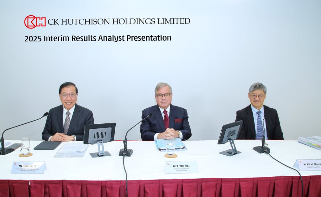 CK Hutchison Holdings’ group co-managing director Dominic Lai (left), group managing director and finance director Frank Sixt (centre) and group CFO Kwan Cheung at the earnings briefing on Thursday. Photo: Handout