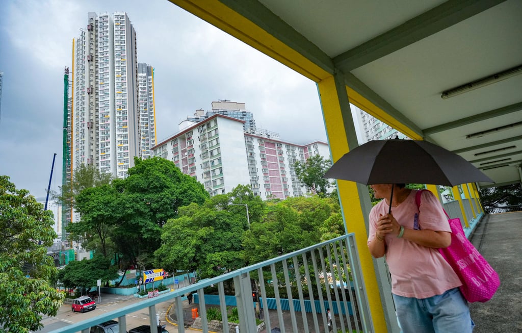 As of June, the city had about 115,700 general applicants for public rental homes, a 26 per cent drop from the peak of 156,400 cases in September 2020. Photo: May Tse