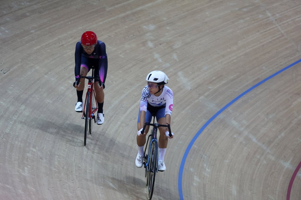 Ceci Lee (right) rides at Hong Kong Velodrome, where she will target Games medals. Photo: Edmond So