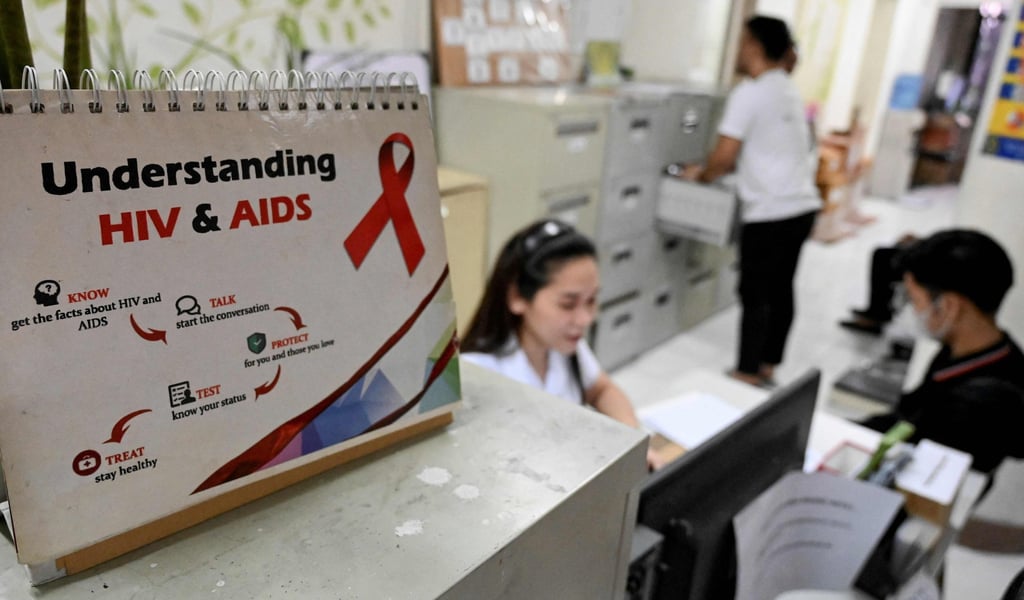 A patient waits in line at a social hygiene clinic in Quezon City, Metro Manila. Photo: AFP